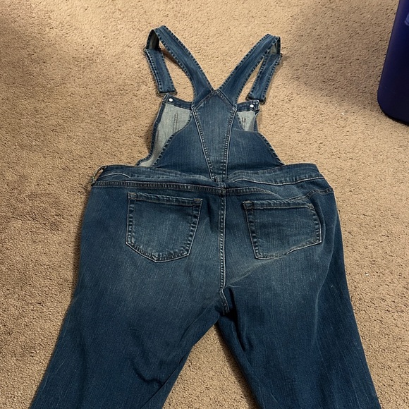 Stylish Blue Denim Overalls - Picture 5 of 8